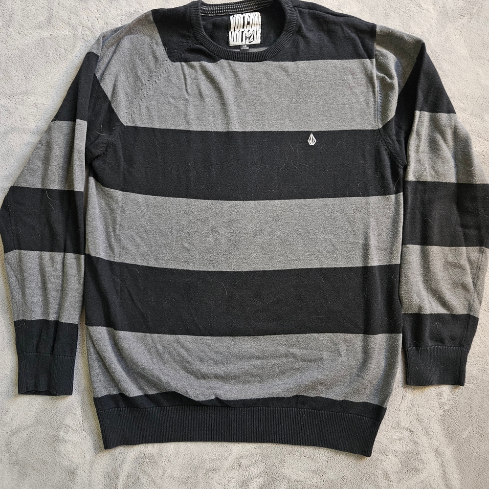 Volcom Men's Gray and Black Striped Crewneck Sweater Large
